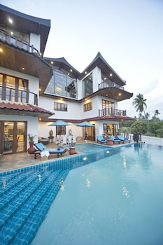 paradise island estate