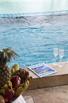 paradise island estate