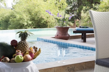 paradise island estate