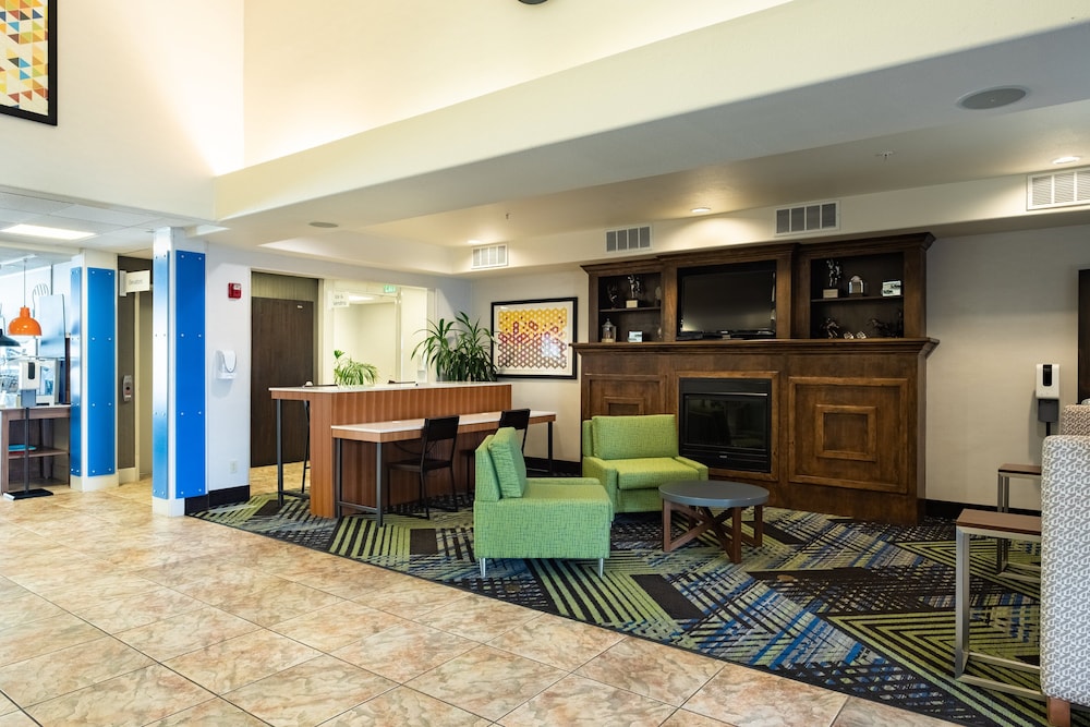 holiday inn express evanston by ihg