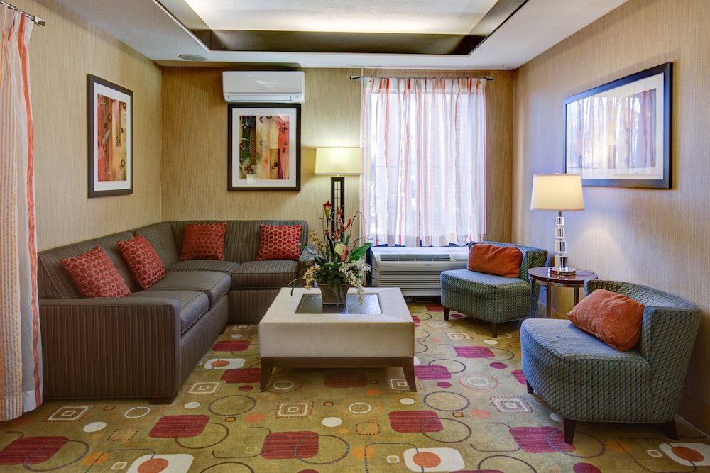 comfort inn and suites