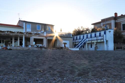 hotel cecina beach