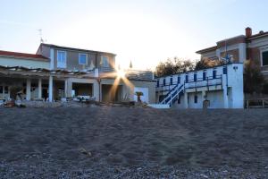 hotel cecina beach