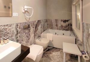 hotel cecina beach