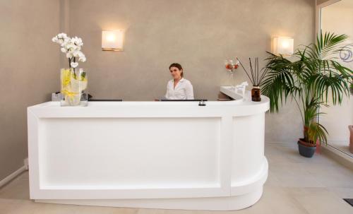hotel cecina beach