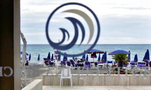 hotel cecina beach