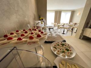 hotel cecina beach