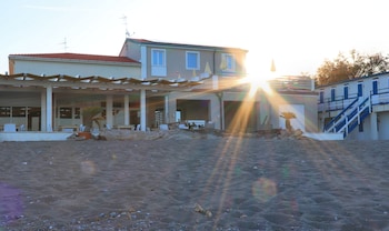 hotel cecina beach