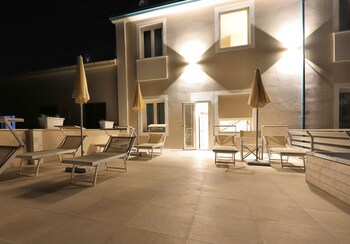 hotel cecina beach