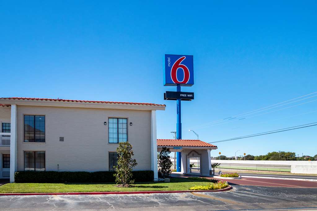 motel 6 euless tx dfw west