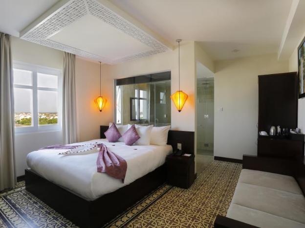 royal riverside hoi an hotel