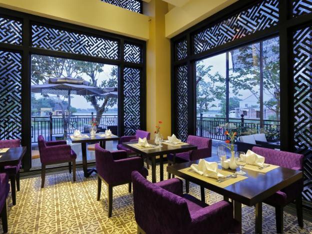 royal riverside hoi an hotel