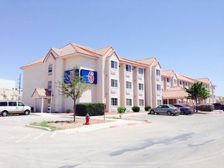 Motel 6 El Paso, Tx - Southeast,El Paso International Airport>>El Paso,2 star