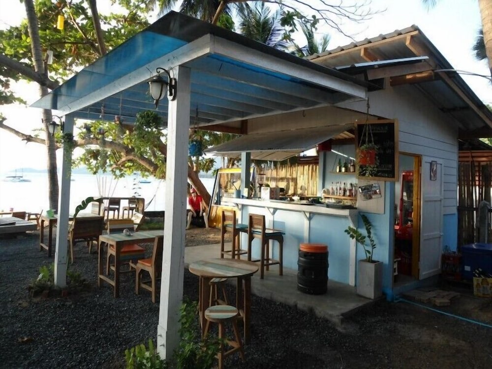 think and retro cafe lipa noi samui