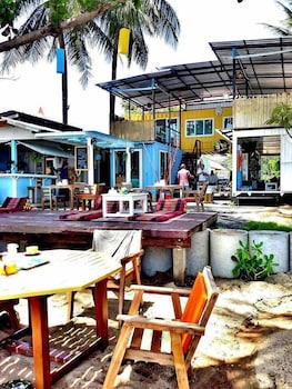 think and retro cafe lipa noi samui