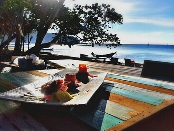 think and retro cafe lipa noi samui