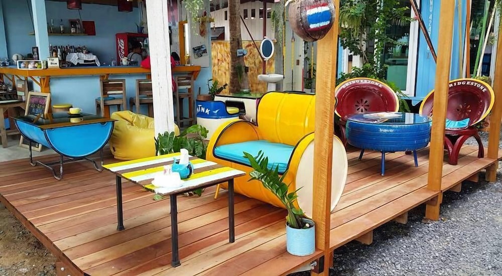 think and retro cafe lipa noi samui