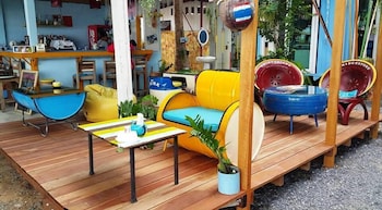 think and retro cafe lipa noi samui