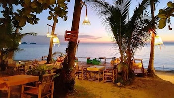 think and retro cafe lipa noi samui