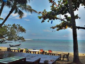 think and retro cafe lipa noi samui