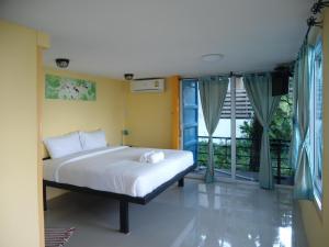 think and retro cafe lipa noi samui