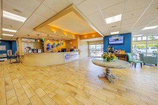 commander hotel and suites