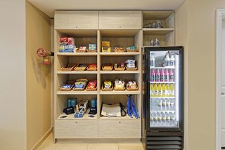 commander hotel and suites