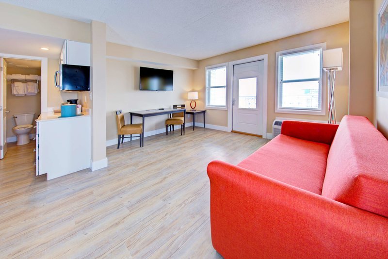 commander hotel and suites