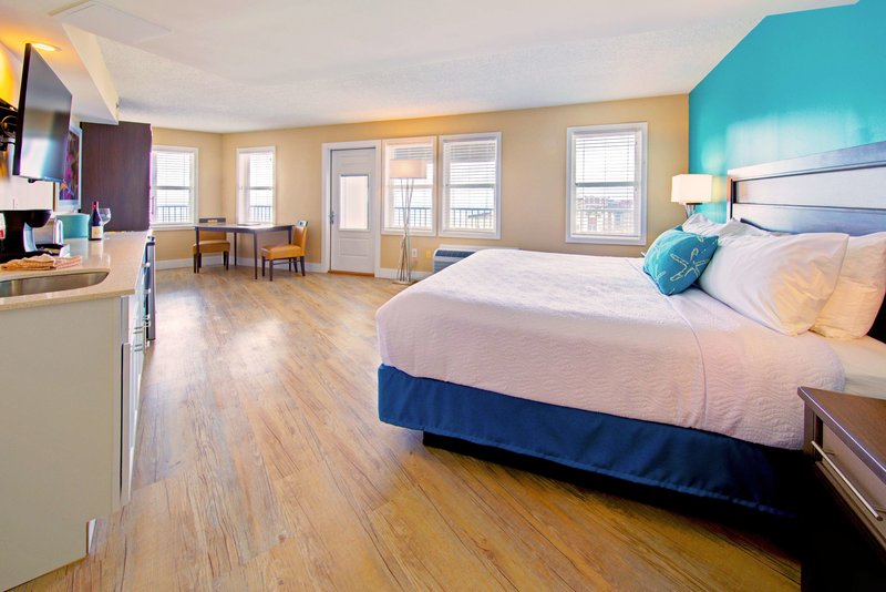 commander hotel and suites