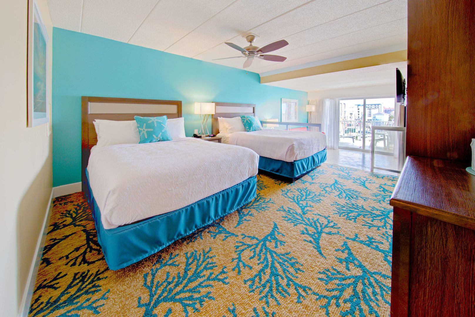 commander hotel and suites