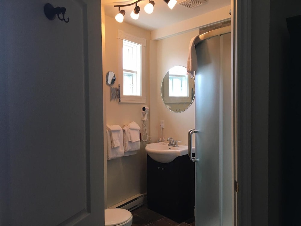 auberge de la tour du lac