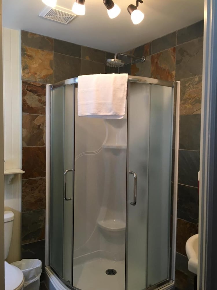 auberge de la tour du lac