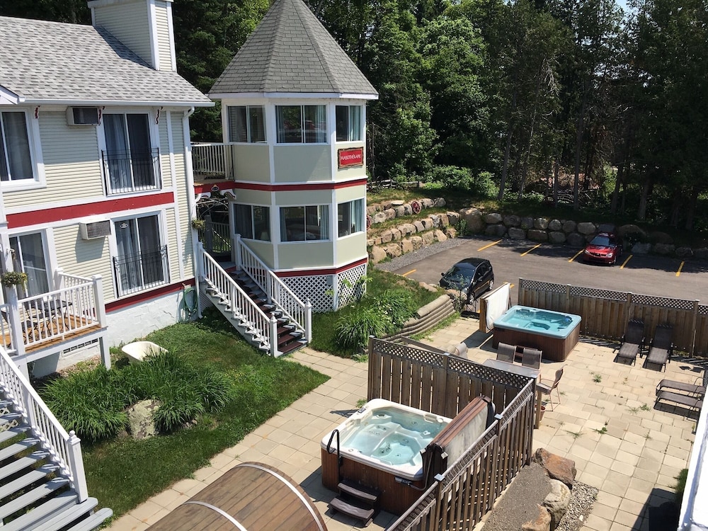 auberge de la tour du lac