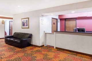 super 8 by wyndham evansville north