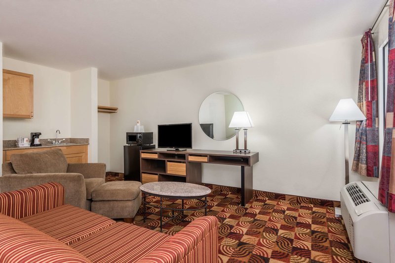 super 8 by wyndham fayetteville