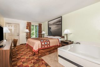 super 8 by wyndham fayetteville