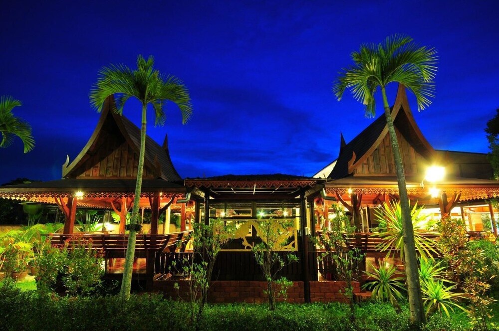 maleedee bay resort