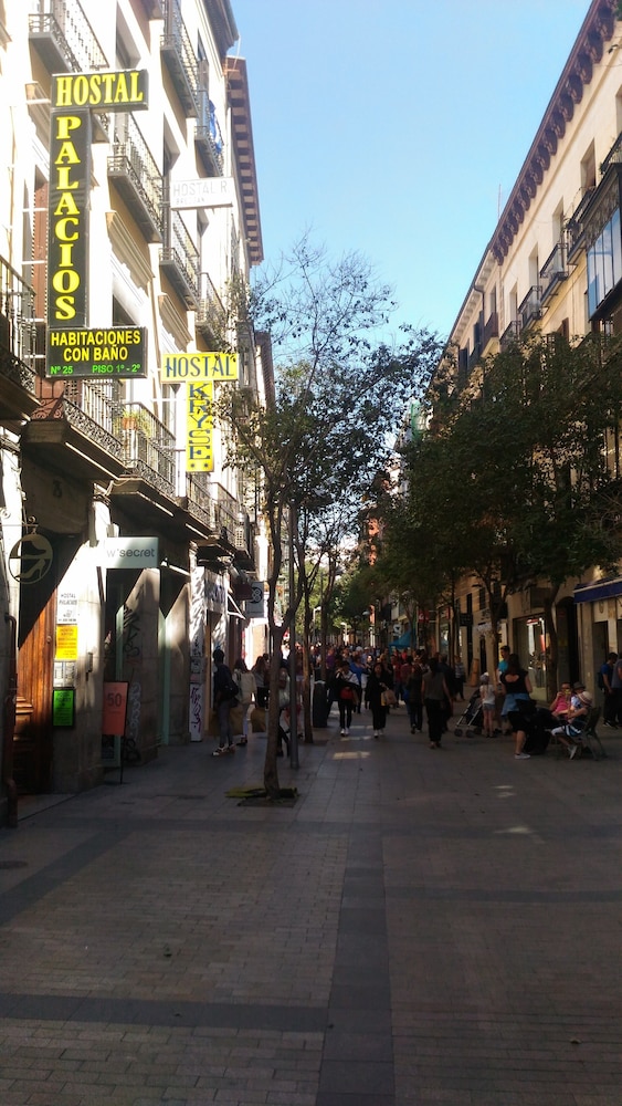 hostal palacios fuencarral
