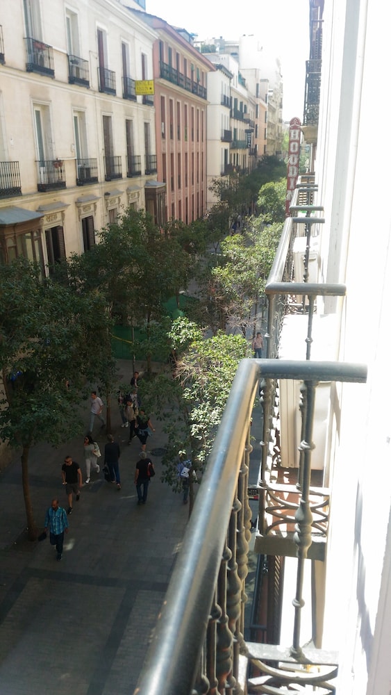 hostal palacios fuencarral