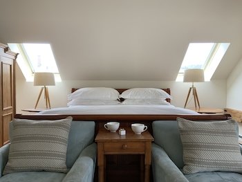 four columns inn