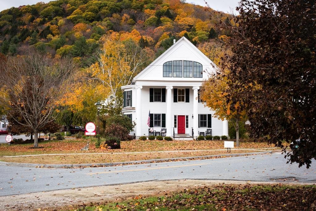 four columns inn