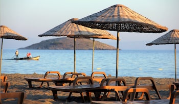 gumuldur mavi deniz otel