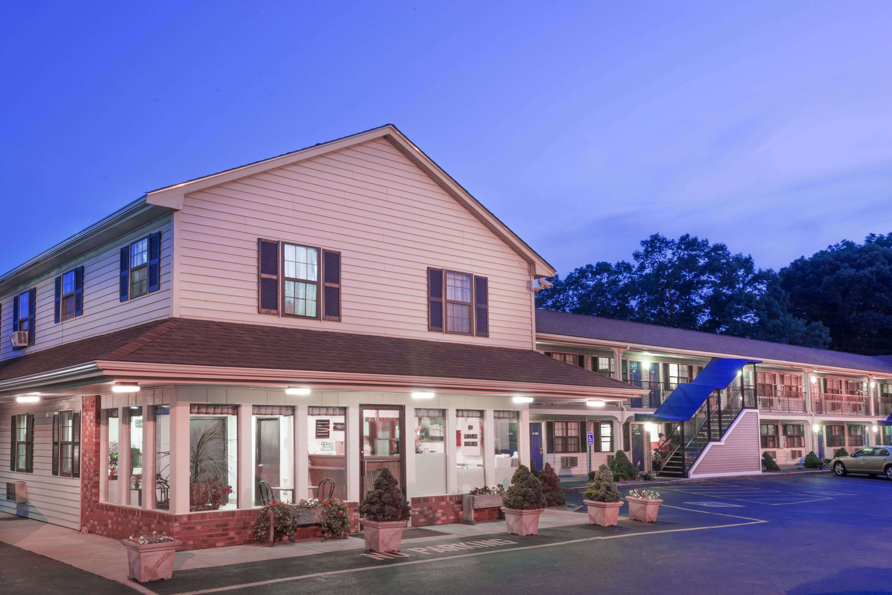 knights inn north attleboro