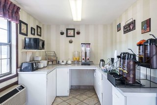 Knights Inn North Attleboro,Bristol>>Attleboro,2 star