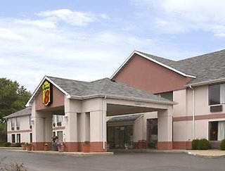 Super 8 By Wyndham Troy Il/St. Louis Area,Troy>>Madison,2 star