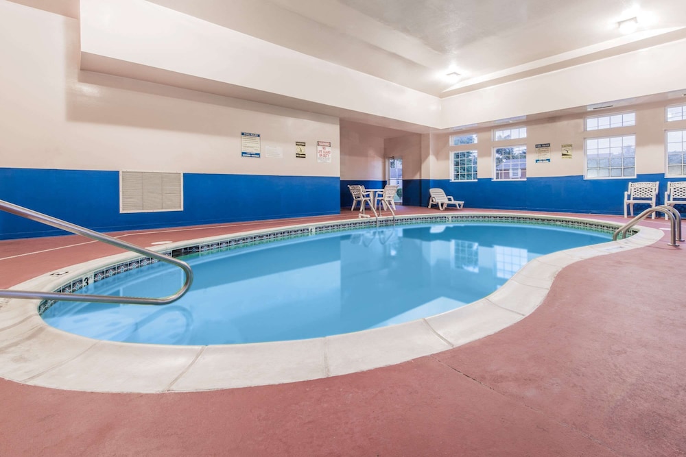 super 8 by wyndham elizabethtown