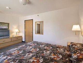 Northwoods Inn & Suites,Near Dorothy Molter Museum,2 star