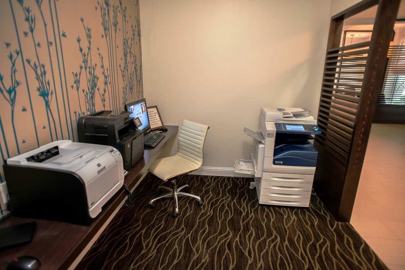 hilton garden inn portland airport