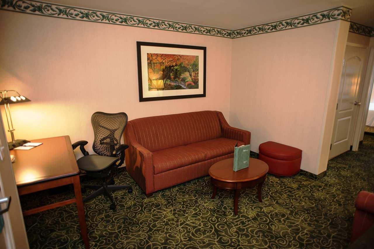 hilton garden inn portland airport