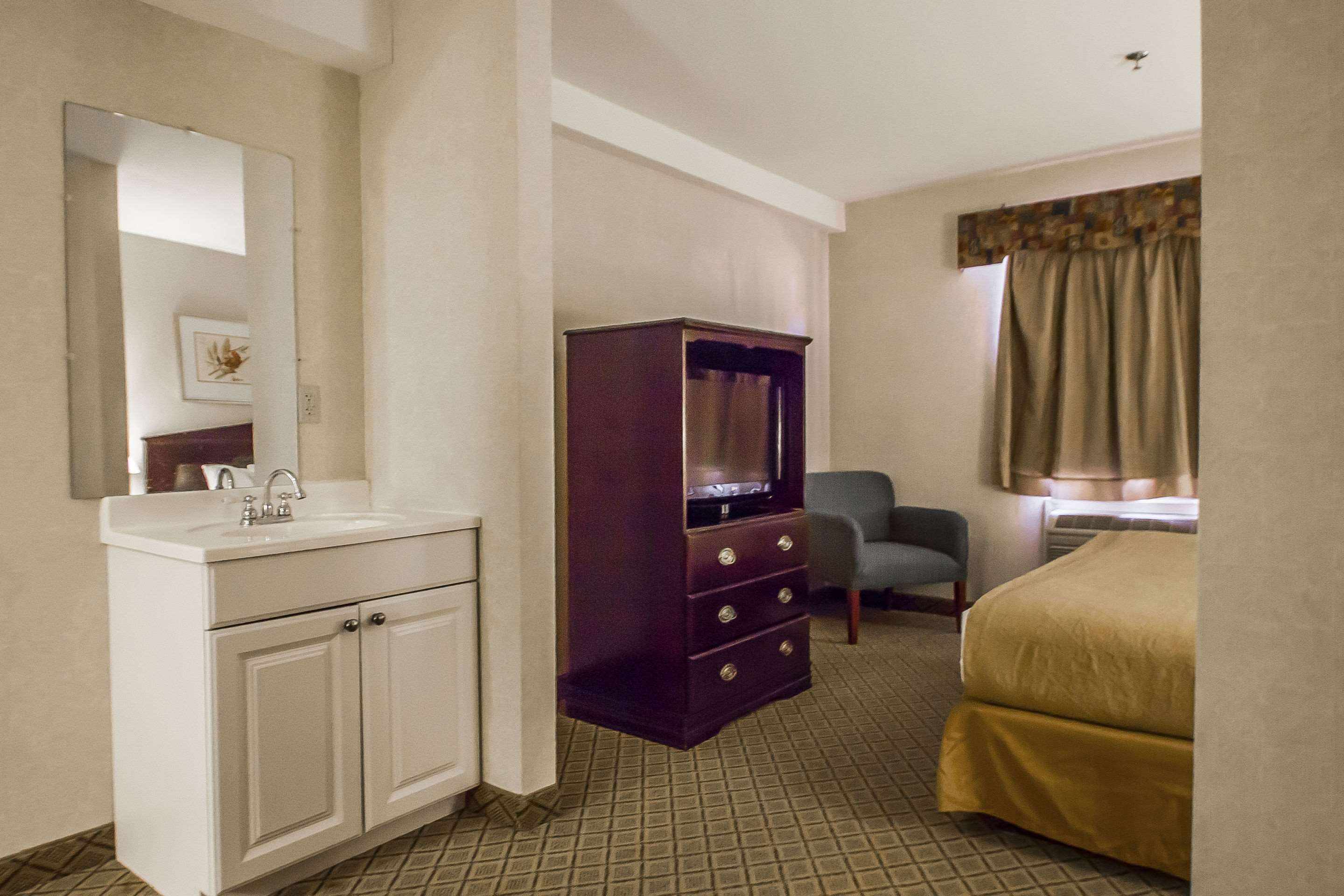 americas best value inn torrington ct